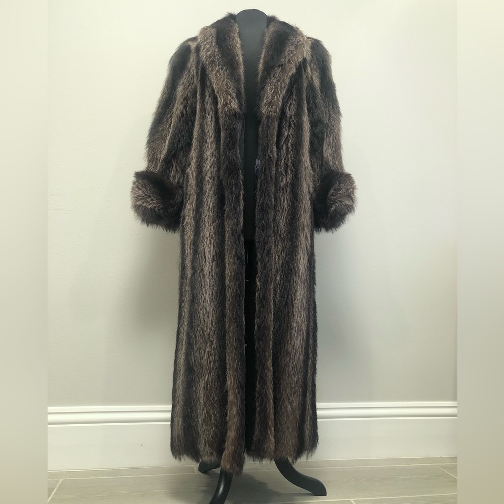 Vintage Custom Silver Raccoon Fur Coat Designed for the Furvault at The Globe-M